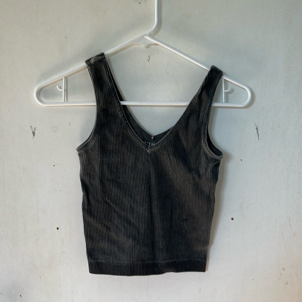 A grey v neck small crop top from rue 21